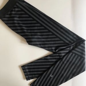 Gap Fit Striped Leggings Black, Gray
